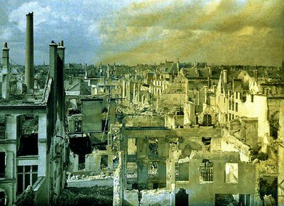 Panorama delle rovine della città, Reims, Marna, Francia, 1917 da Fernand Cuville
